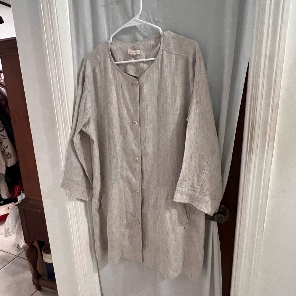 Eileen Fisher Light Beige Button-Down Linen Shirt Jacket